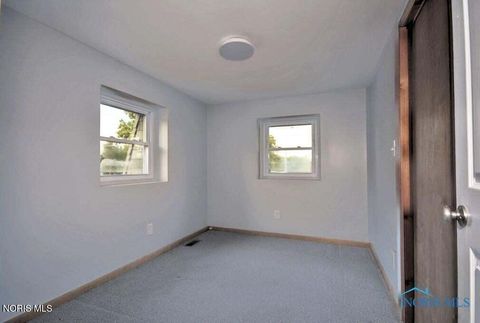 Tiny photo for 4943 Flanders Road, Toledo, OH 43623 (MLS # 10004599)