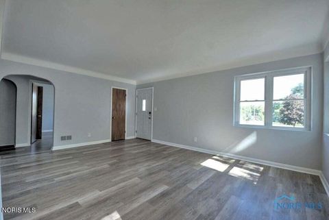 Tiny photo for 4943 Flanders Road, Toledo, OH 43623 (MLS # 10004599)