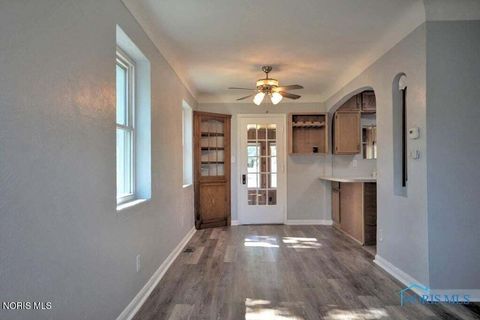 Tiny photo for 4943 Flanders Road, Toledo, OH 43623 (MLS # 10004599)