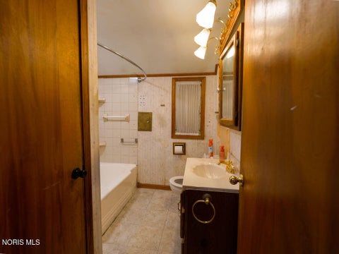 Tiny photo for 3915 Seckinger Drive, Toledo, OH 43613 (MLS # 10013389)