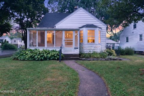 Homes For Sale - 1603 Crestwood Road<br/> Toledo, OH 43612