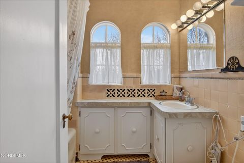 Tiny photo for 4104 Brookside Road, Ottawa Hills, OH 43606 (MLS # 10005442)