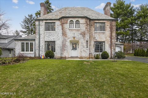 Photo of 4104 Brookside Road, Ottawa Hills, OH 43606 (MLS # 10005442)