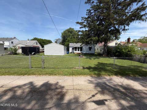Tiny photo for 2124 Nevada Street, Toledo, OH 43605 (MLS # 10009047)