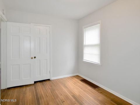 Tiny photo for 2211 W Sylvania Avenue, Toledo, OH 43613 (MLS # 10008183)