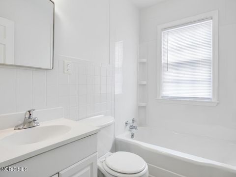Tiny photo for 2211 W Sylvania Avenue, Toledo, OH 43613 (MLS # 10008183)