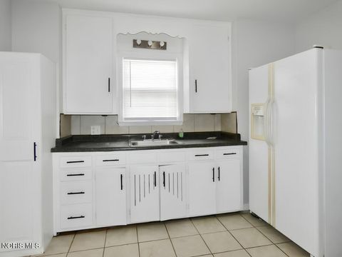 Tiny photo for 2211 W Sylvania Avenue, Toledo, OH 43613 (MLS # 10008183)
