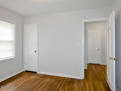 Tiny photo for 2211 W Sylvania Avenue, Toledo, OH 43613 (MLS # 10008183)