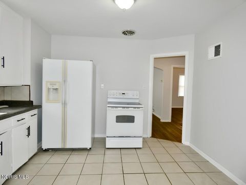 Tiny photo for 2211 W Sylvania Avenue, Toledo, OH 43613 (MLS # 10008183)