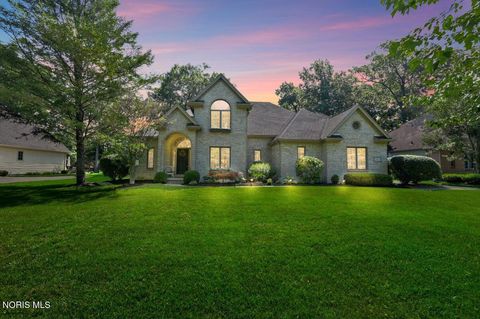 Photo of 3505 Cedar Creek Court, Maumee, OH 43537 (MLS # 10009940)