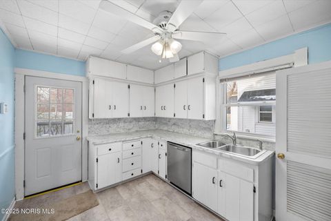 Tiny photo for 1743 Kensington Road, Toledo, OH 43607 (MLS # 10002095)