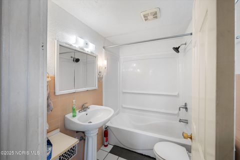 Tiny photo for 1743 Kensington Road, Toledo, OH 43607 (MLS # 10002095)