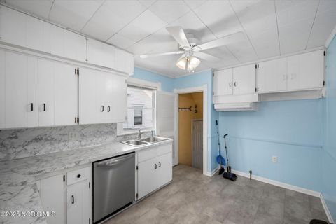 Tiny photo for 1743 Kensington Road, Toledo, OH 43607 (MLS # 10002095)