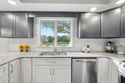 Tiny photo for 9815 Monclova Road, Monclova, OH 43542 (MLS # 10014558)
