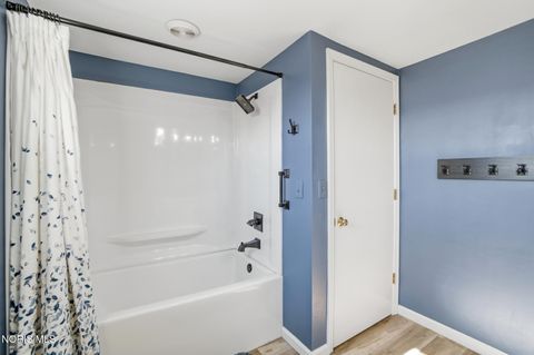 Tiny photo for 217 Prentiss Avenue, Findlay, OH 45840 (MLS # 10004610)