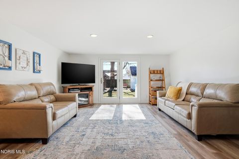 Tiny photo for 217 Prentiss Avenue, Findlay, OH 45840 (MLS # 10004610)