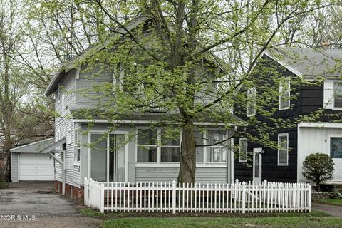 Photo of 4211 Jackman Road, Toledo, OH 43612 (MLS # 10006537)