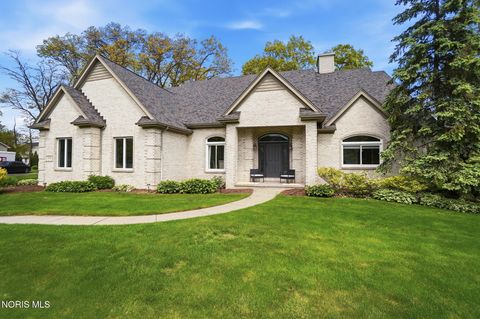Photo of 8766 Willow Pond Boulevard, Sylvania, OH 43560 (MLS # 10007634)