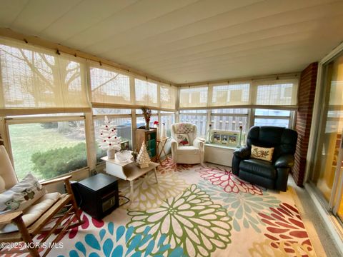 Tiny photo for 3300 Cromwell Drive, Oregon, OH 43616 (MLS # 10002360)