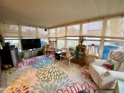 Tiny photo for 3300 Cromwell Drive, Oregon, OH 43616 (MLS # 10002360)