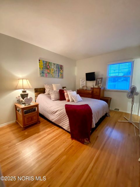 Tiny photo for 3300 Cromwell Drive, Oregon, OH 43616 (MLS # 10002360)