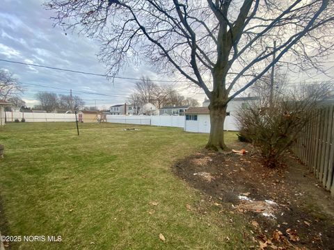 Tiny photo for 3300 Cromwell Drive, Oregon, OH 43616 (MLS # 10002360)