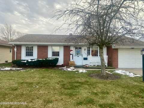 Tiny photo for 3300 Cromwell Drive, Oregon, OH 43616 (MLS # 10002360)