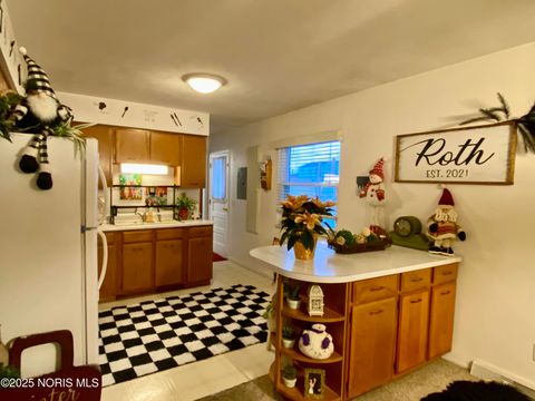 Tiny photo for 3300 Cromwell Drive, Oregon, OH 43616 (MLS # 10002360)