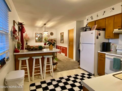 Tiny photo for 3300 Cromwell Drive, Oregon, OH 43616 (MLS # 10002360)