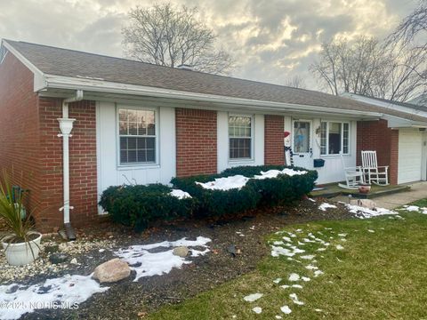 Tiny photo for 3300 Cromwell Drive, Oregon, OH 43616 (MLS # 10002360)