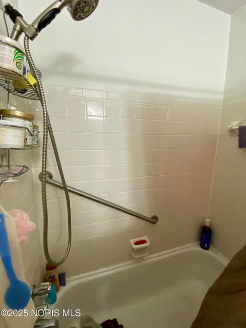 Tiny photo for 3300 Cromwell Drive, Oregon, OH 43616 (MLS # 10002360)