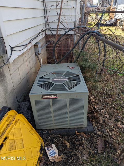 Tiny photo for 1748 Freeman Street, Toledo, OH 43606 (MLS # 10004997)