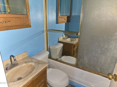 Tiny photo for 921 Berry Street, Toledo, OH 43605 (MLS # 10002351)