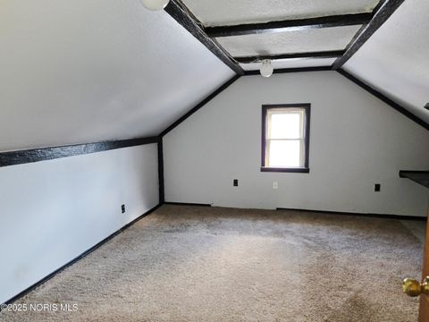 Tiny photo for 921 Berry Street, Toledo, OH 43605 (MLS # 10002351)