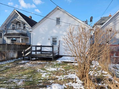 Tiny photo for 921 Berry Street, Toledo, OH 43605 (MLS # 10002351)