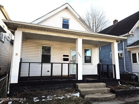 Photo of 921 Berry Street, Toledo, OH 43605 (MLS # 10002351)