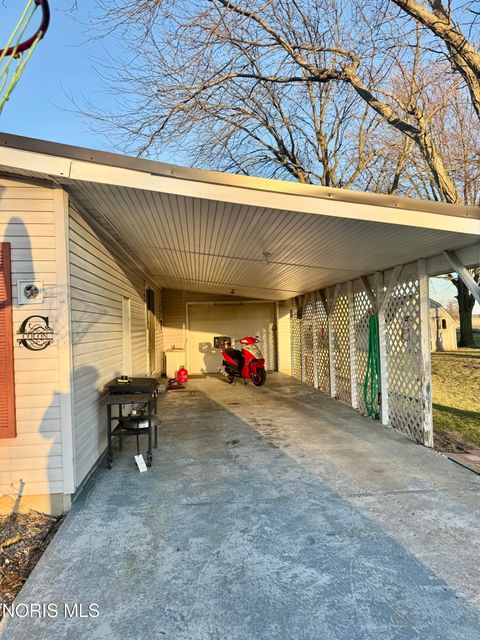 Tiny photo for 670 County Road 8b, Hamler, OH 43524 (MLS # 10004912)