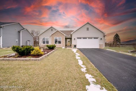 Photo of 11023 Bay Trace Drive, Perrysburg, OH 43551 (MLS # 10002463)