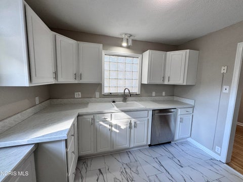 Tiny photo for 3521 Rushland Avenue, Toledo, OH 43606 (MLS # 10014661)