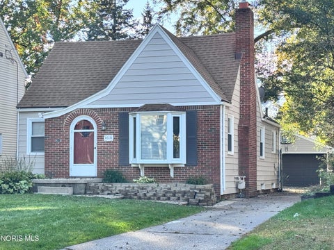 Photo of 3521 Rushland Avenue, Toledo, OH 43606 (MLS # 10014661)