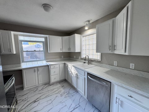 Tiny photo for 3521 Rushland Avenue, Toledo, OH 43606 (MLS # 10014661)