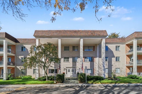 Photo of 3010 W Central Avenue #215, Toledo, OH 43606 (MLS # 10014585)