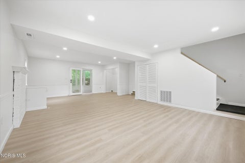 Tiny photo for 6125 Bryan Road, Oregon, OH 43616 (MLS # 10013690)