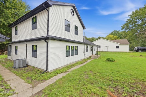 Tiny photo for 6125 Bryan Road, Oregon, OH 43616 (MLS # 10013690)