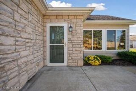 Tiny photo for 8334 Ledgestone Avenue #8334, Sylvania, OH 43560 (MLS # 10000277)
