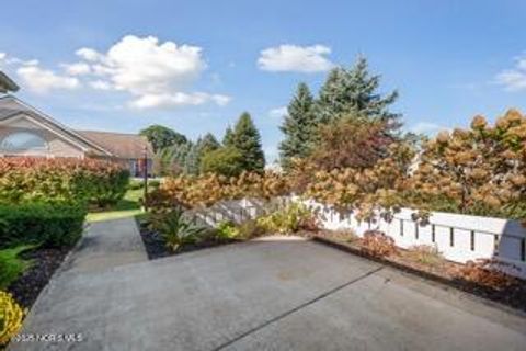 Tiny photo for 8334 Ledgestone Avenue #8334, Sylvania, OH 43560 (MLS # 10000277)