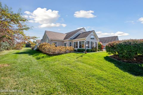 Photo of 8334 Ledgestone Avenue #8334, Sylvania, OH 43560 (MLS # 10000277)