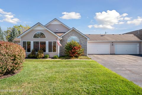 Tiny photo for 8334 Ledgestone Avenue #8334, Sylvania, OH 43560 (MLS # 10000277)