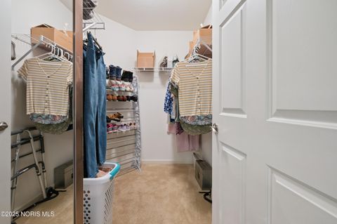 Tiny photo for 8334 Ledgestone Avenue #8334, Sylvania, OH 43560 (MLS # 10000277)