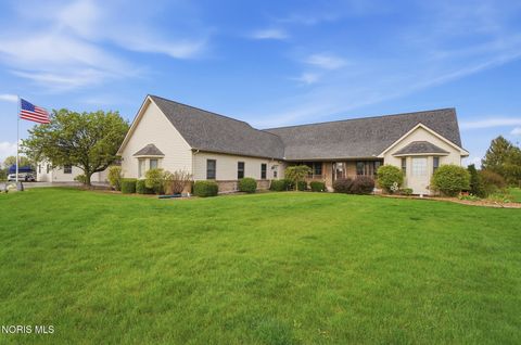 Photo of 13095 Huffman Road, Bowling Green, OH 43402 (MLS # 10006454)